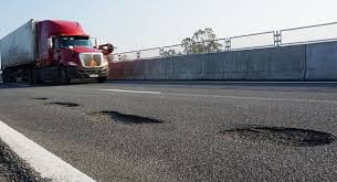  Ổ gà trên cao tốc Đà Nẵng - Quảng Ngãi (ảnh nguồn internet)