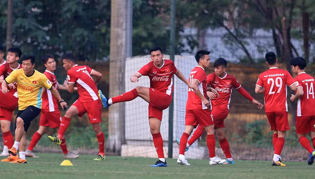 Văn Quyết sẽ mang băng thủ quân đội tuyển Việt Nam tại AFF Cup 2018 - Ảnh: Gia Hưng