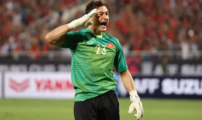 Thủ môn Đặng Văn Lâm chưa bị thủng lưới sau 4 trận đấu vòng bảng