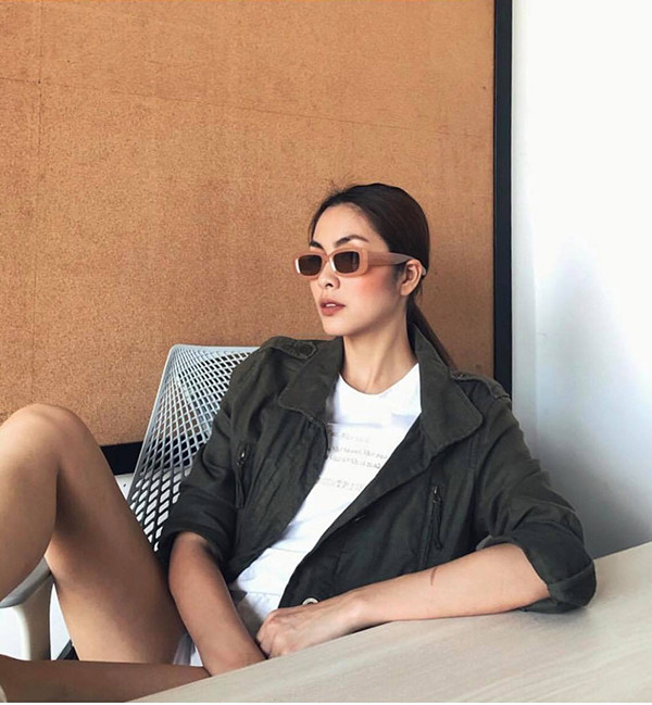 Cách phối hợp trang phục theo phong cách 'trên đông dưới hè' được Tăng Thanh Hà chọn lựa để mang lại sự thoải mái.