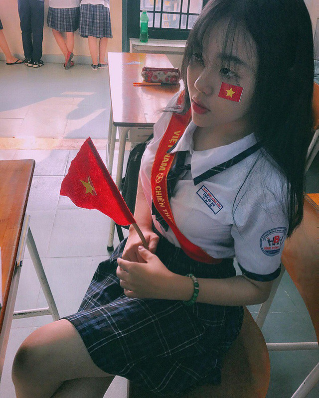 Bên cạnh sự quan tâm, yêu mến từ mọi người Hải Nhi cũng gặp phải không ít phiền toái khi bị nhiều người để ý và buông lời khiếm nhã.