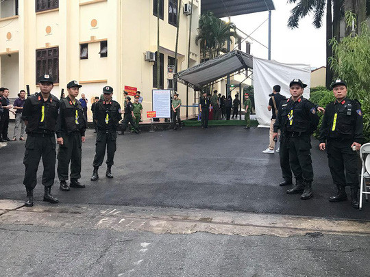 Công tác an ninh được thắt chặt nhằm đảm bảo an ninh trật tự cho phiên tòa Công tác an ninh được thắt chặt nhằm đảm bảo an ninh trật tự cho phiên tòa