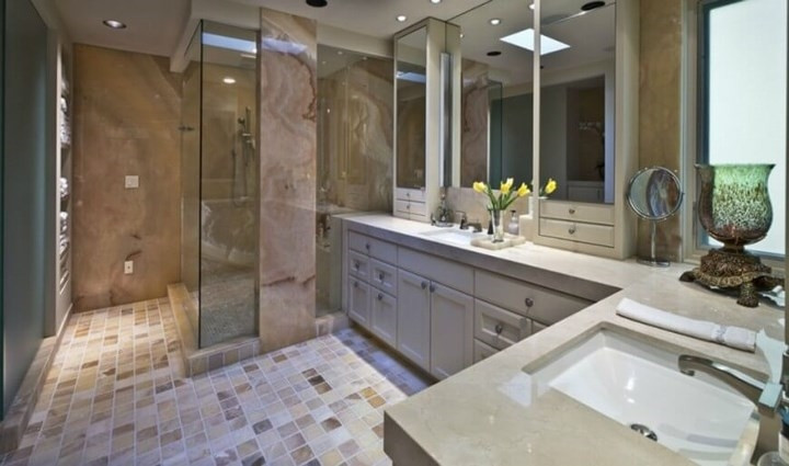 Phòng tắm rộng thích hợp với diện tích từ 16-22m2. Ngoài bồn tắm, gia chủ có thể kê thêm một bàn trang điểm nhỏ và trang trí thêm cây xanh. Ảnh: Sejongfaucet. Ảnh: Homestratosphere. Phòng tắm rộng thích hợp với diện tích từ 16-22m2. Ngoài bồn tắm, gia chủ có thể kê thêm một bàn trang điểm nhỏ và trang trí thêm cây xanh. Ảnh: Sejongfaucet. Ảnh: Homestratosphere.