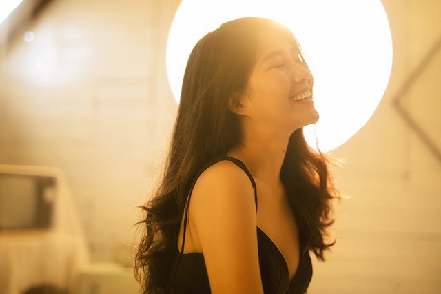 Nguyễn Hoàng Kiều Trinh là diễn viên trẻ, đi lên từ hiện tượng mạng xã hội. Cô có một số vai diễn đáng chú ý trong phim 