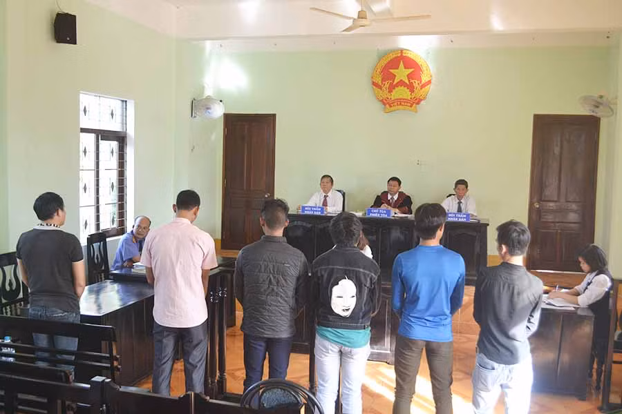  Phiên tòa xét xử Mến, Toàn và các đồng phạm. Ảnh: Hoàng Minh