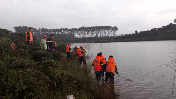 Sau nhiều giờ nỗ lực tìm kiếm, thi thể nạn nhân đã được tìm thấy.