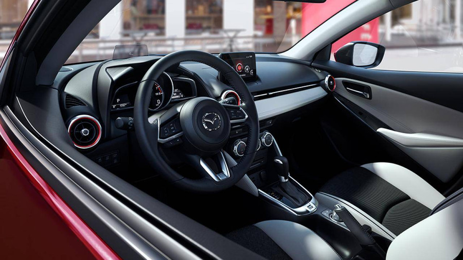 Nội thất sáng màu điểm nhấn đặc biệt trên Mazda 2 mới Nội thất sáng màu điểm nhấn đặc biệt trên Mazda 2 mới