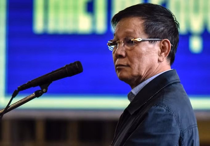 Ông Phan Văn Vĩnh trải lòng về tội lỗi của mình trong phiên tòa chiều 19/11 Ông Phan Văn Vĩnh trải lòng về tội lỗi của mình trong phiên tòa chiều 19/11