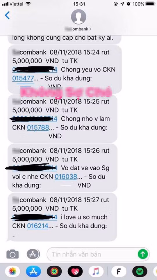 Bức ảnh chụp lại những dòng tin nhắn chuyển tiền đầy yêu thương của người chồng.