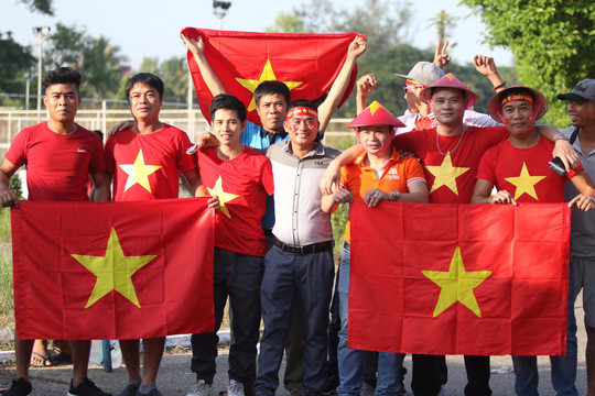 Đến 17 giờ chiều, đã có hơn 1.000 CĐV Việt Nam đến sân, sẵn sàng tiếp lửa cho thầy trò HLV Park Hang-seo