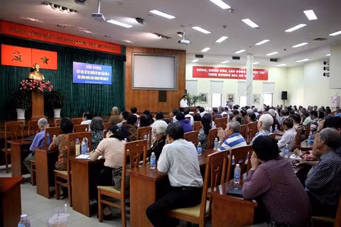 Toàn cảnh buổi tiếp xúc cử tri sáng 20/11.