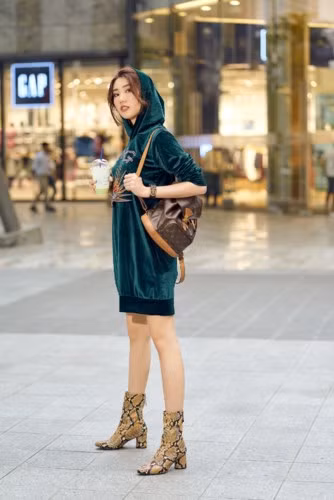  Thúy Ngân chia sẻ hiện tại cô đang cố gắng rèn luyện để có một sức khỏe tốt, dẻo dai hơn để sẵn sàng thực hiện các cảnh quay mạo hiểm. 