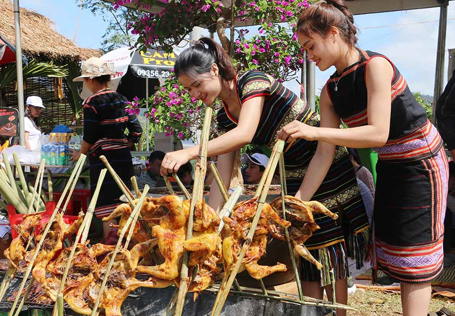  Chủ các cơ sở sản xuất, kinh doanh phải tự kiểm soát và chịu trách nhiệm về chất lượng sản phẩm. Ảnh: Trần Dung