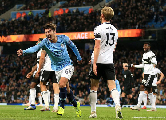 Brahim Diaz hoàn tất "cú đúp" cho đội chủ sân Etihad Brahim Diaz hoàn tất