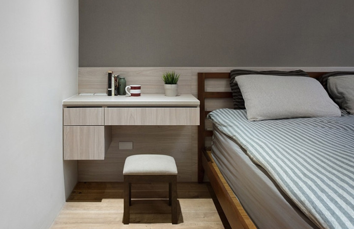  Bàn trang điểm gắn vào tường tiết kiệm diện tích.