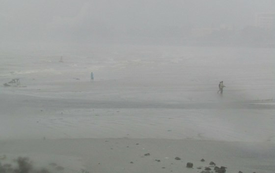  Ngư dân neo buộc ghe ở khu vực Bãi Trước, TP Vũng Tàu sáng 25-11-2018. 