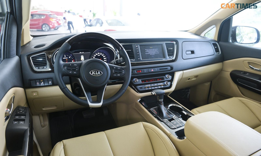 Hàng ghế lái của xe Kia Sedona mới