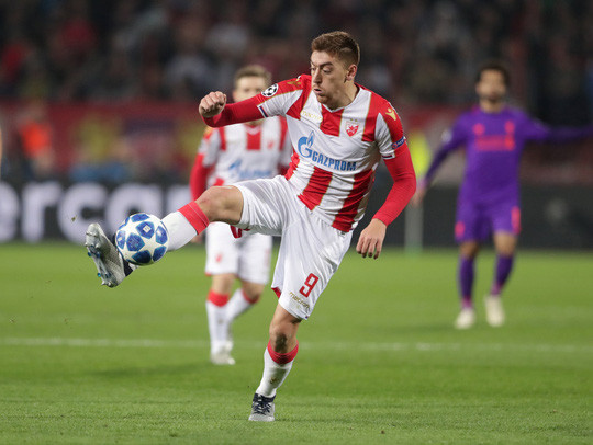 Tiền đạo trị giá nửa triệu nhấn chìm đội bóng tỉ bảng Liverpool