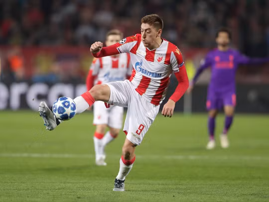 Tiền đạo trị giá nửa triệu nhấn chìm đội bóng tỉ bảng Liverpool