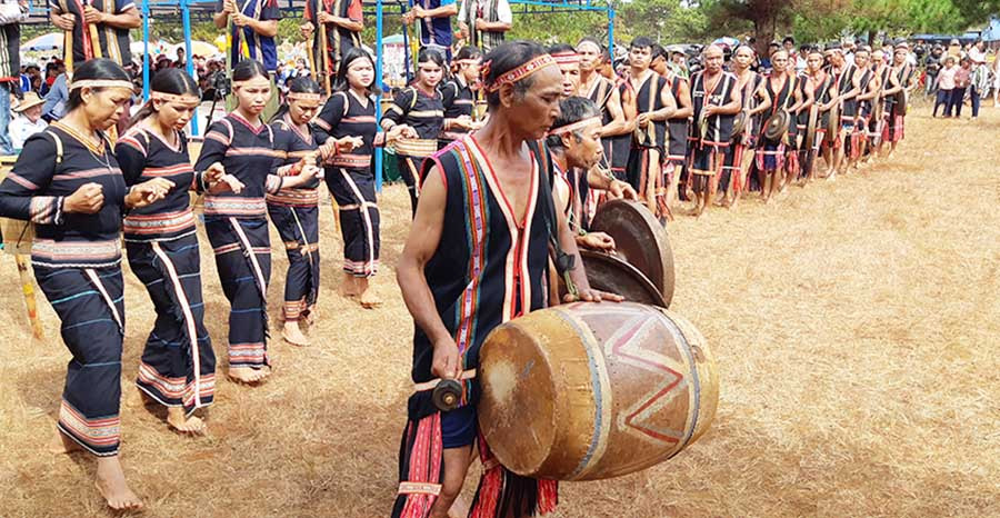 Các đội cồng chiêng tại nhiều địa phương đang tích cực tập luyện chuẩn bị cho Festival Văn hóa Cồng chiêng Tây Nguyên 2018. Ảnh: DUY LÊ