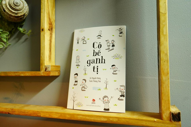 Tập truyện đồ họa Cô bé ganh tị.  Tập truyện đồ họa Cô bé ganh tị.