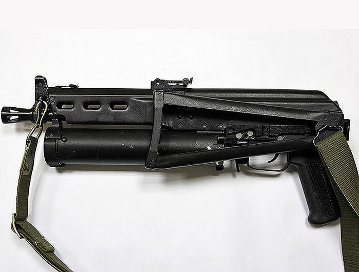 Một số biến thể PP-19 sử dụng một số loại đạn khác để phù hợp với các điều kiện tác chiến khác nhau. Cụ thể: Bizon-2-01 sử dụng đạn 9x19 mm Parabellum NATO, hộp tiếp đạn hình trụ sức chứa 53 viên. Bizon-2-02 sử dụng đạn 0,380 ACP (đạn ngắn 9x17 mm) với hộp tiếp đạn trụ 64 viên. Bizon-2-03 sử dụng đạn 9x18 mm Makarov và gắn thêm một ống giảm thanh ở đầu nòng.