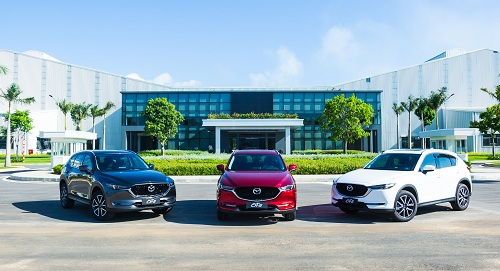 3 màu xe cao cấp mới của Mazda. 3 màu xe cao cấp mới của Mazda.