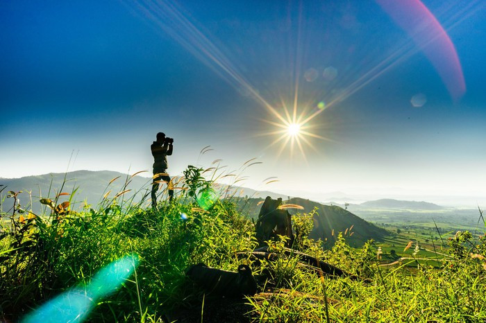 Chư Đăng Ya bừng sáng và hùng vĩ khi mặt trời dần lên cao