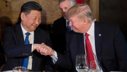 Chủ tịch Trung Quốc Tập Cận Bình và Tổng thống Mỹ Donald Trump tại khu biệt thự nghỉ dưỡng Mar-a-Lago của ông Trump ở Florida hồi tháng 4/2017. Ảnh: AFP