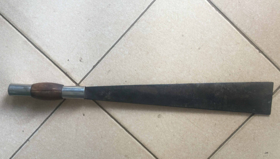 Hung khí gây án cơ quan điều tra công an huyện Chư Sê thu giữ. Ảnh: Khánh Toàn