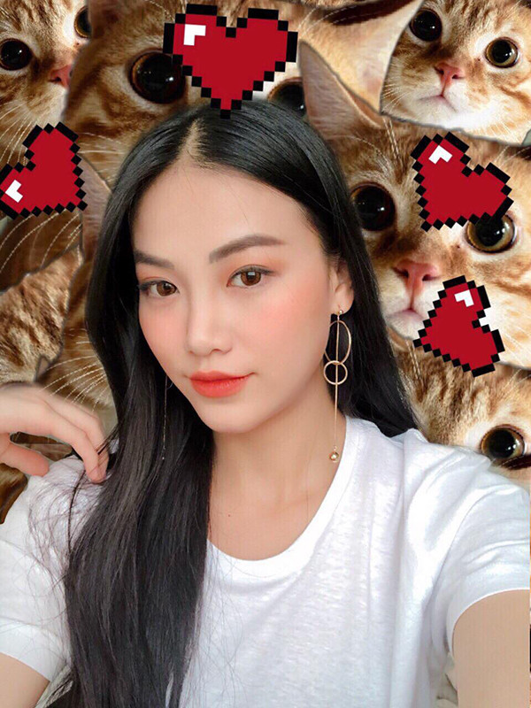 Nguyễn Phương Khánh không chỉ gây sức hút trên sân khấu trong các bộ đầm dạ tiệc, nhan sắc và phong cách đời thường của cô cũng được đánh giá cao. Nguyễn Phương Khánh không chỉ gây sức hút trên sân khấu trong các bộ đầm dạ tiệc, nhan sắc và phong cách đời thường của cô cũng được đánh giá cao.