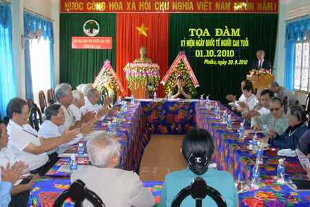 Quy định mức quà tặng chúc thọ, mừng thọ người cao tuổi ảnh 1