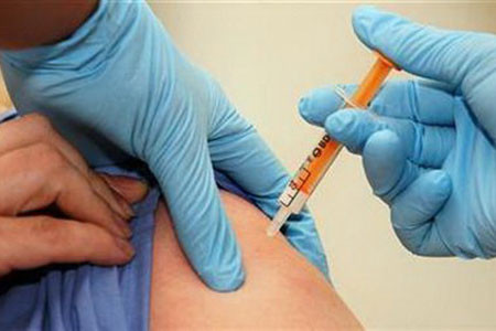 Sri Lanka đã quyết định tiêm ngừa miễn phí cho nhân viên ngành y tế, các bệnh nhân tiểu đường và hen suyễn để ngừa cúm A(H1N1) lây lan 