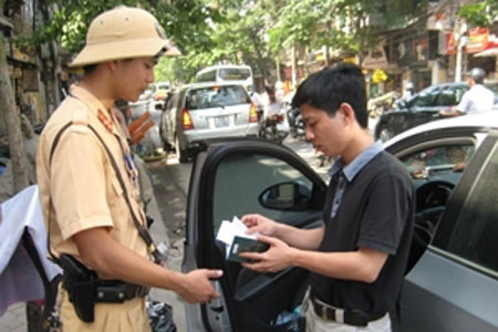 Trong năm 2010, lực lượng Cảnh sát giao thông đường bộ đã kiểm tra, xử lý hơn 6,3 triệu trường hợp vi phạm Luật Giao thông đường bộ, tăng khoảng 773 nghìn trường hợp so với năm 2009, thu nộp ngân sách 1.601 tỷ đồng.