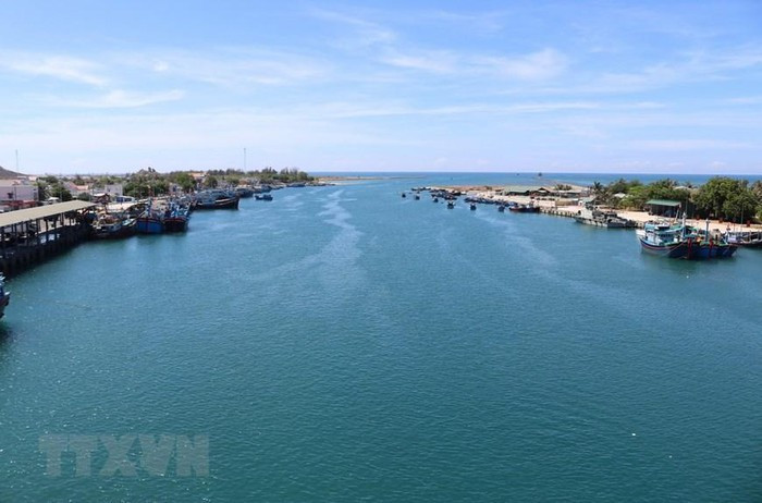 Đầm Nại (huyện Ninh Hải, Ninh Thuận) có diện tích khoảng 1.200 ha, là 1 trong 12 đầm phá ven biển lớn của Việt Nam. (Ảnh: Nguyễn Thành/TTXVN)