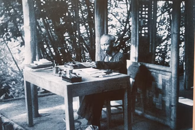 Bác Hồ ở Chiến khu Việt Bắc, 1951 