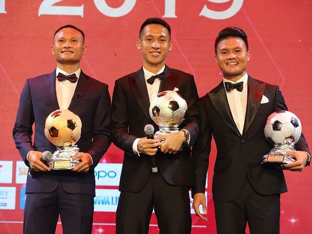 Trọng Hoàng là 1 trong 3 cầu thủ xuất sắc nhất của bóng đá Việt Nam trong năm 2019.