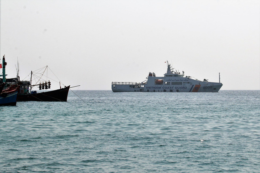  Tàu Cảnh sát biển trực trên khu vực biển miền Trung - Ảnh: Mai Thanh Hải