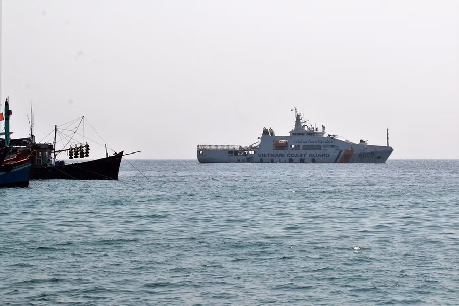  Tàu Cảnh sát biển trực trên khu vực biển miền Trung - Ảnh: Mai Thanh Hải