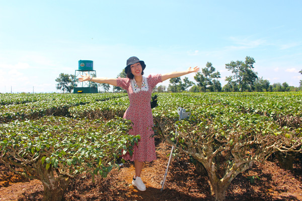 Chi Dương Thị Thanh Nga luôn lạc quan, vui vẻ tận hưởng cuộc sống hiện tại. Ảnh: N.G