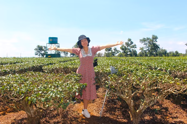 Chi Dương Thị Thanh Nga luôn lạc quan, vui vẻ tận hưởng cuộc sống hiện tại. Ảnh: N.G