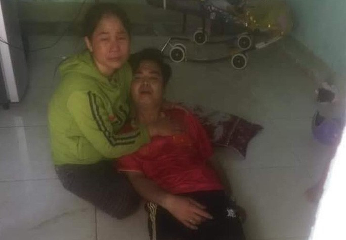 Tới khóc lóc tạo hiện trường vụ án giết người, cướp tài sản