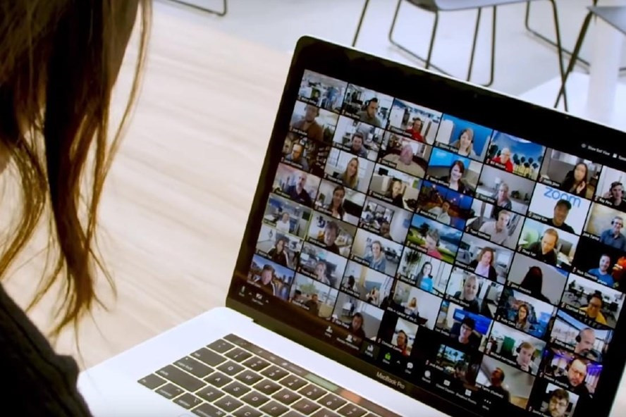 Ứng dụng Zoom được sử dụng để hội họp, học tập trực tuyến. Ảnh: AFP Ứng dụng Zoom được sử dụng để hội họp, học tập trực tuyến. Ảnh: AFP