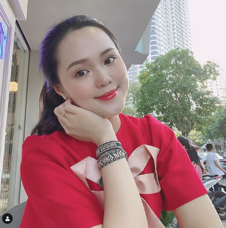 Khi đang mang thai con đầu lòng bà xã của Duy Mạnh vẫn giữ được vẻ ngoài xinh đẹp hút mọi ánh nhìn. 