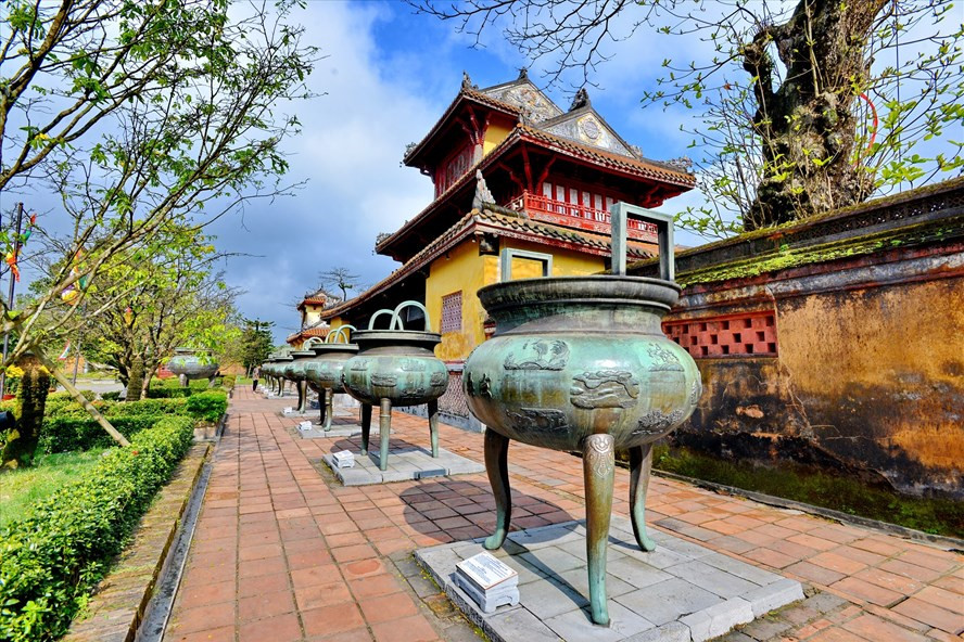 Bộ Cửu đỉnh, Bảo vật Quốc gia của Huế. Ảnh: Thái Hoàng