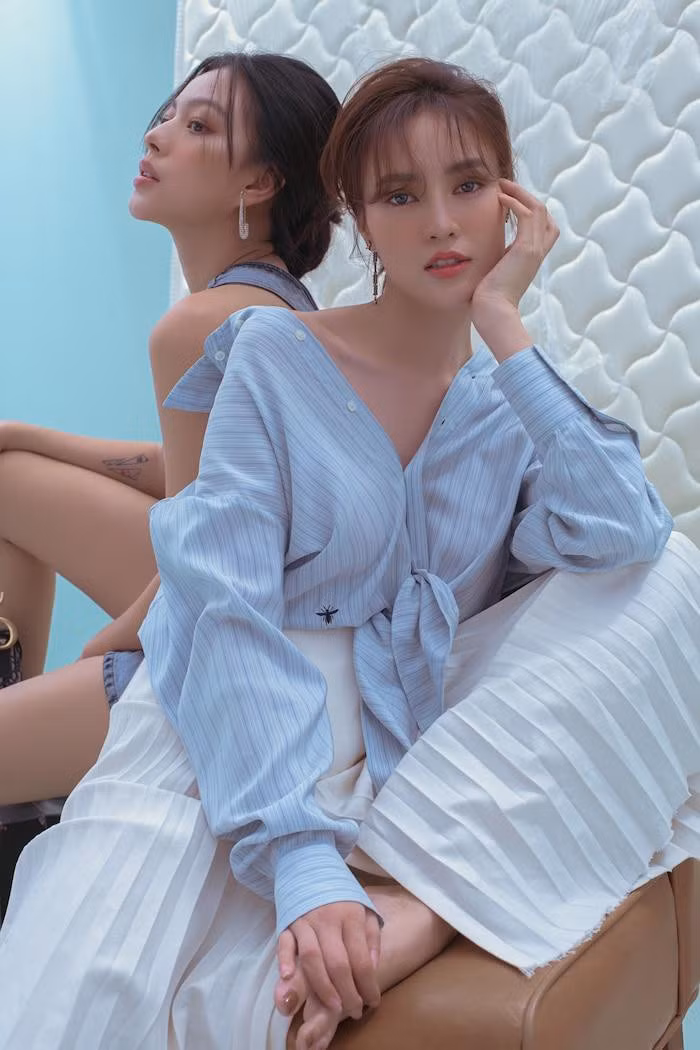 Thần thái tuyệt vời của Tú Hảo và Ninh Dương Lan ngọc trong bộ ảnh đầu tiên đã thu hút được rất nhiều sự ủng hộ từ phía khán giả.