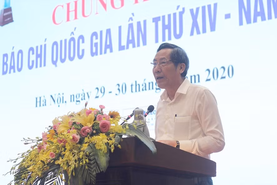 Tổng Biên tập Báo Nhân Dân, Chủ tịch Hội Nhà báo Việt Nam Thuận Hữu - Chủ tịch Hội đồng Chung khảo Giải Báo chí Quốc gia lần thứ XIV - Năm 2019. Ảnh T.Vương