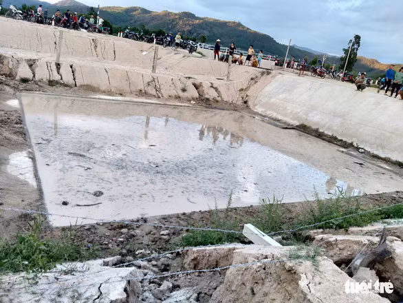 Kênh mương tưới Trường Sơn (thuộc xã Tây Thuận, huyện Tây Sơn, Bình Định), nơi 3 học sinh bị đuối nước - Ảnh: NGUYỄN NHÂN