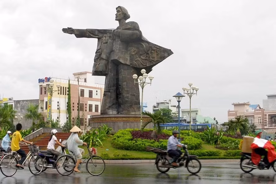  Tượng Mẹ dũng sĩ Thanh Khê của tác giả Phạm Văn Hạng tại TP.Đà Nẵng. Ảnh: Thanh Hải