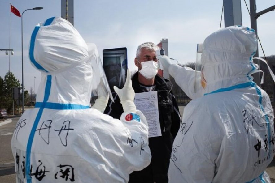 Các bác sĩ Trung Quốc phát hiện những thông tin mới về các ca COVID-19 ở vùng đông bắc nước này. Ảnh: AFP. Các bác sĩ Trung Quốc phát hiện những thông tin mới về các ca COVID-19 ở vùng đông bắc nước này. Ảnh: AFP.